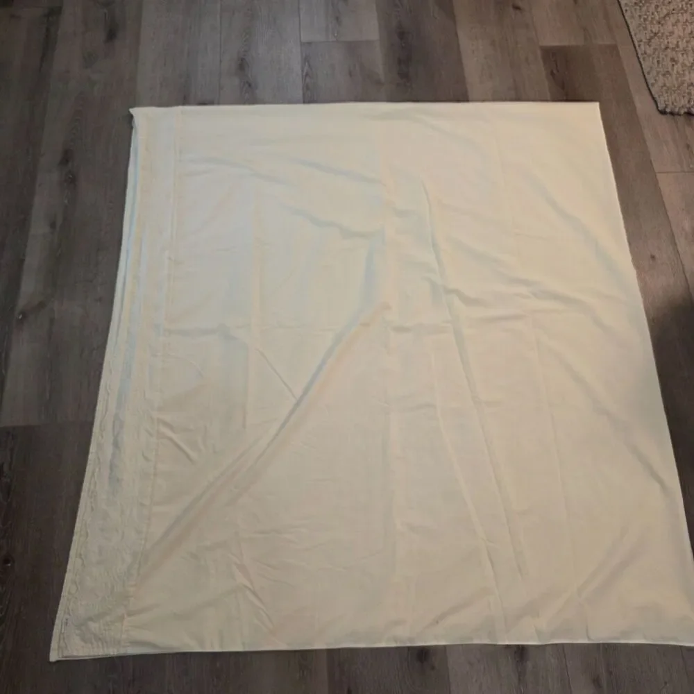 Vintage Fieldcrest Ivory King Flat Sheet 50/50 Fine Combed Percale Eyelet Lace